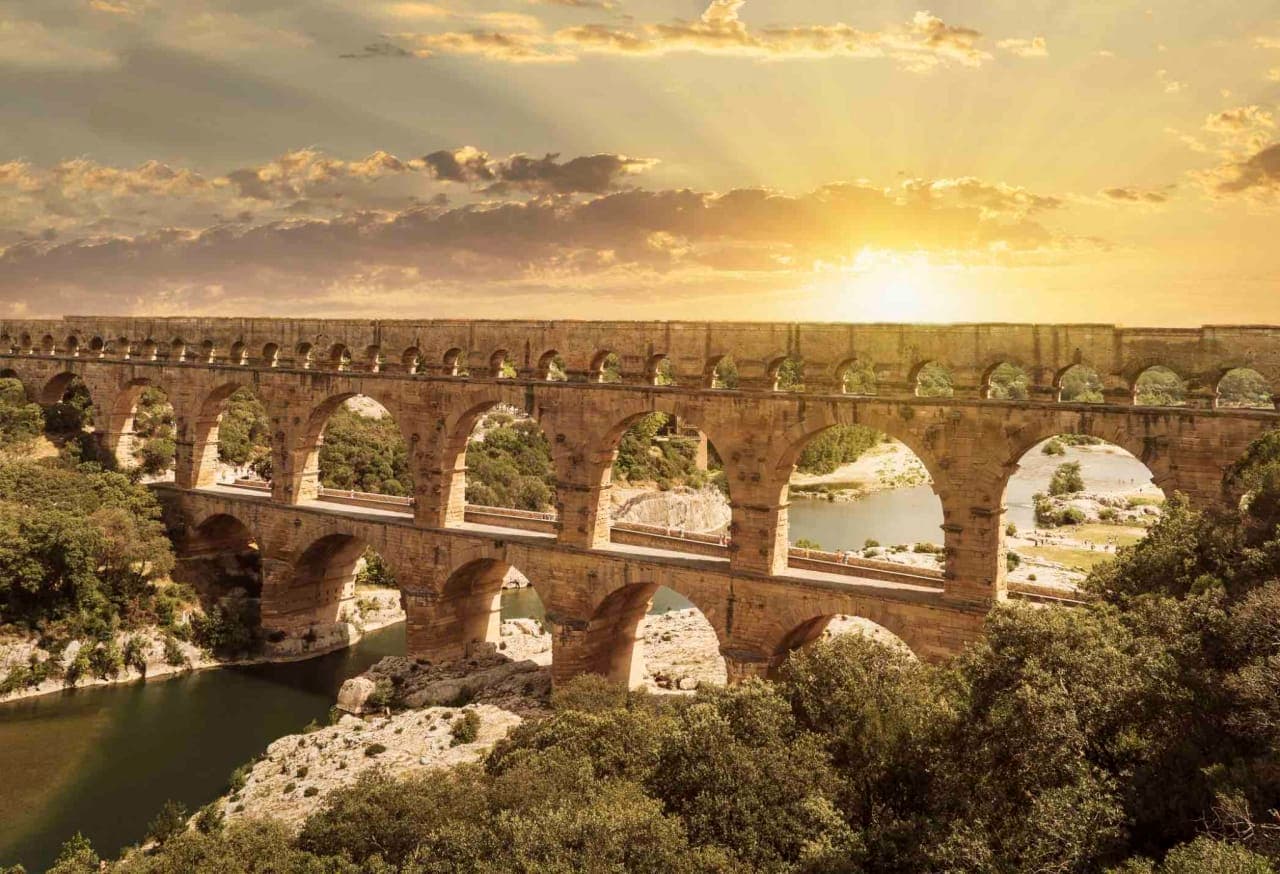 Coucher de soleil romantique à Nîmes : 7 lieux