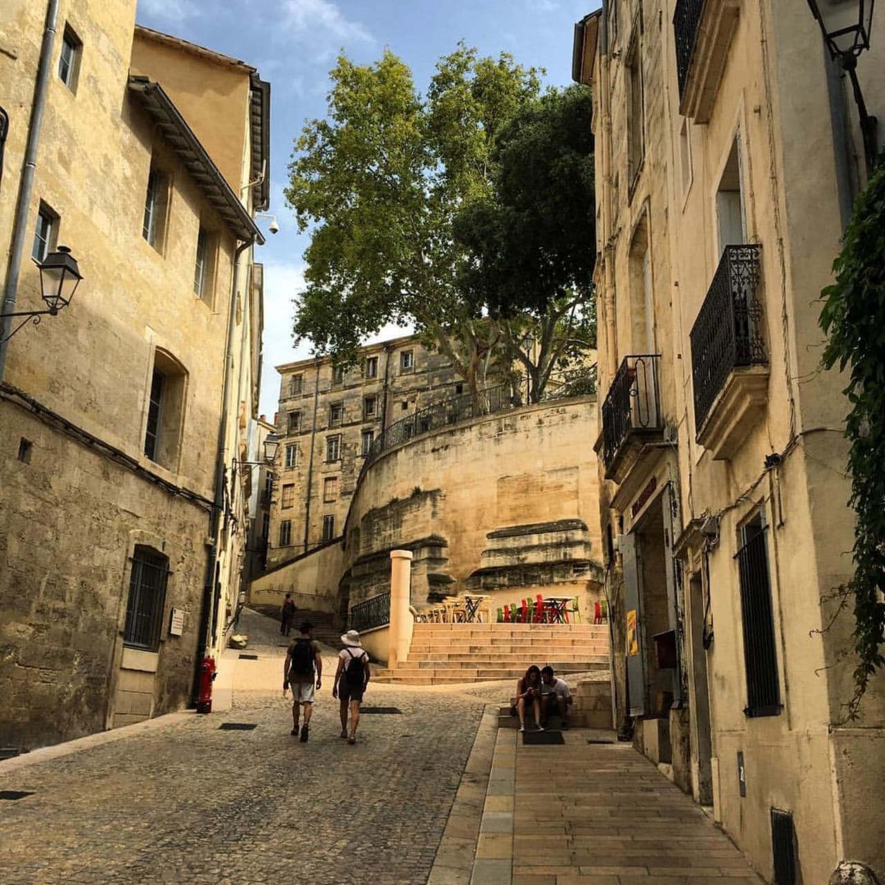 5 raisons de choisir une location courte durée pour votre séjour romantique à Montpellier